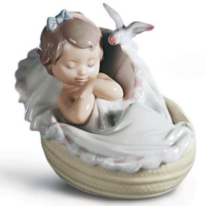 LLADRO Comforting Dreams Girl Figurine